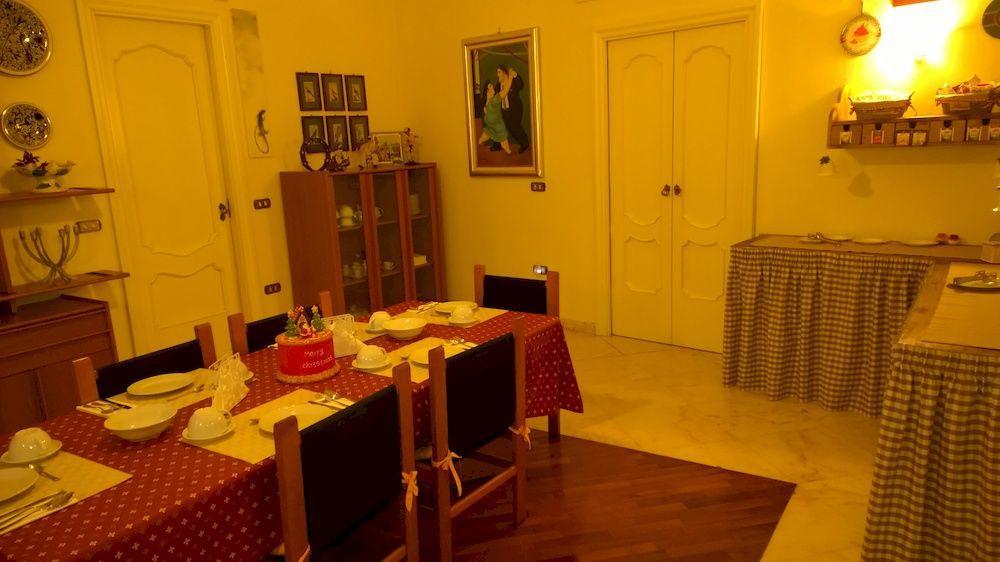 Palazzo Magnocavallo 3* Naples