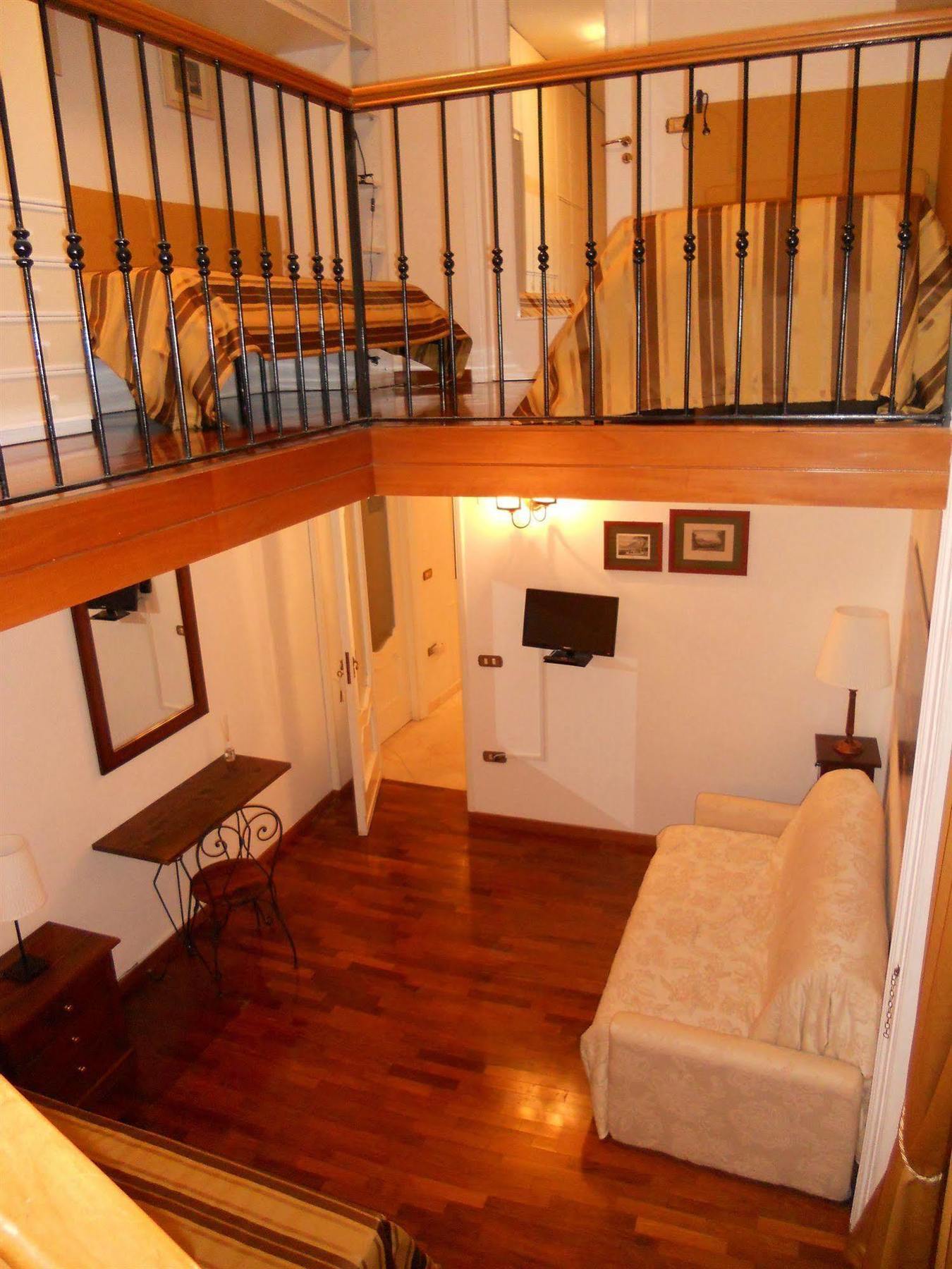 Palazzo Magnocavallo Bed & Breakfast Naples