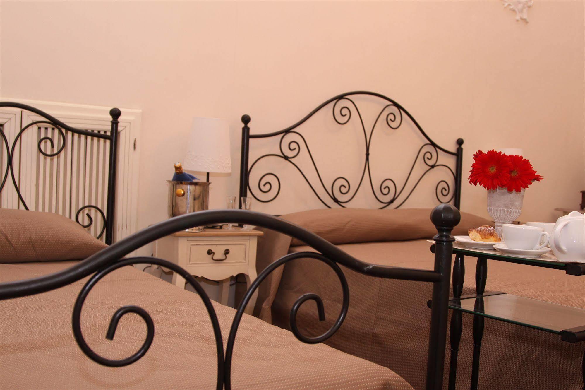 Palazzo Magnocavallo Bed & Breakfast Naples