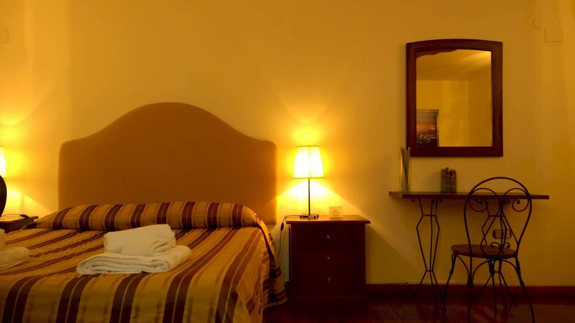 Palazzo Magnocavallo 3* Naples
